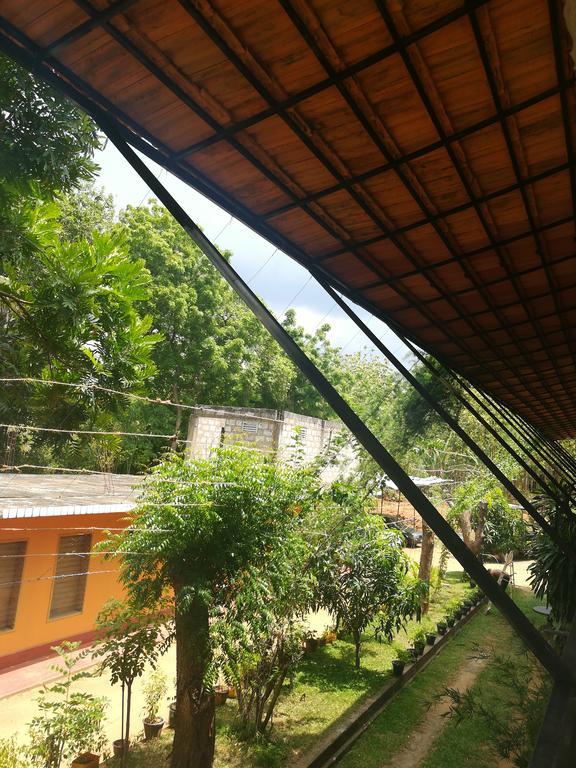 Walawe Park View Hotel Удавалаве Екстер'єр фото